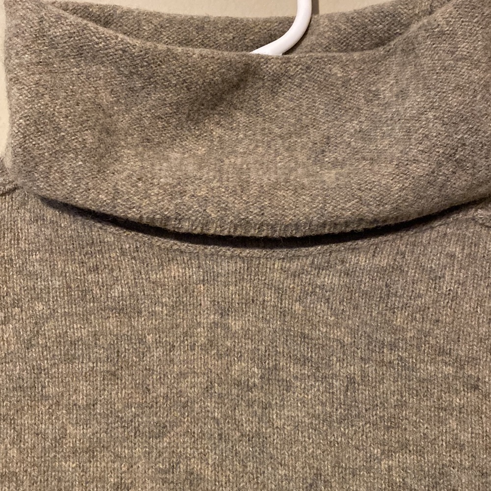 Uniqlo U Premium Lambswool Turtleneck Sweater NWT - Picture 7 of 9